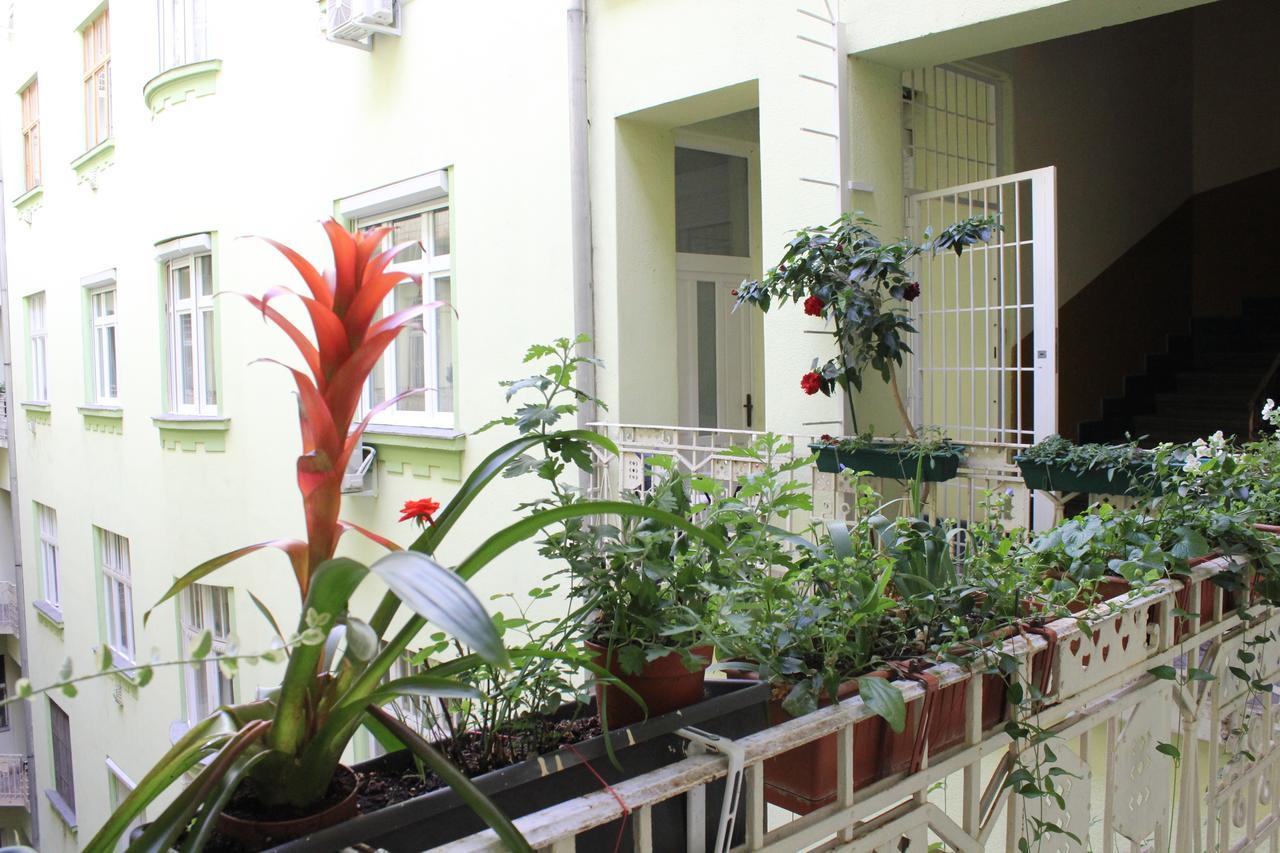 Charming And Unique Apartment With Balcony By The Great Synagogue Budapest Luaran gambar